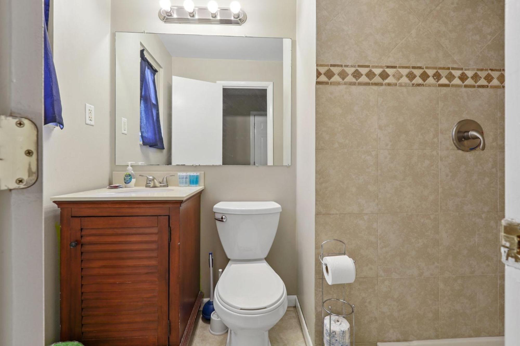 Housepitality - The Woodward Park Charmer - 4br *
