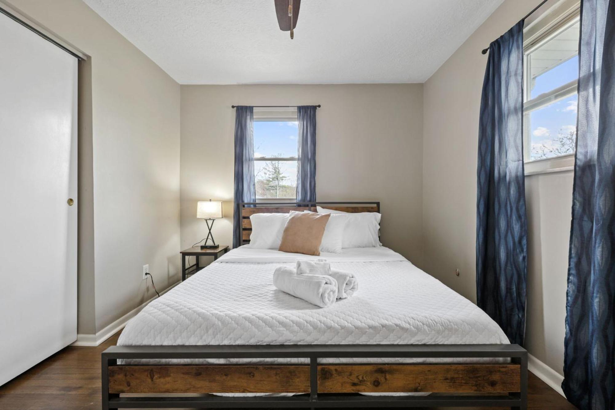 Housepitality - The Woodward Park Charmer - 4br